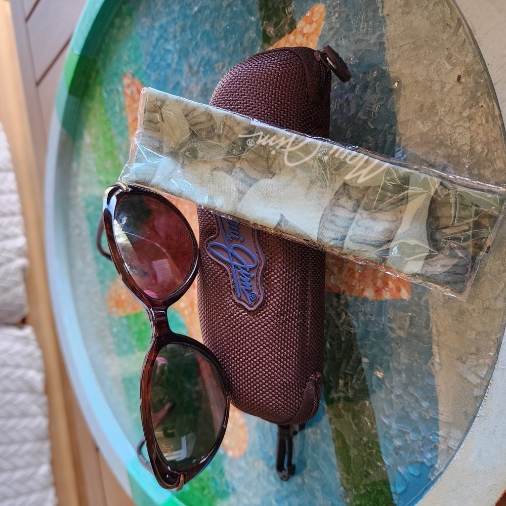 Maui Jim Cabana MJ 147-10  Sunglasses with Case